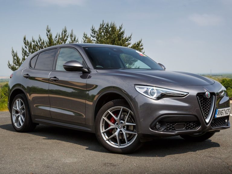 Alfa Romeo Stelvio front view