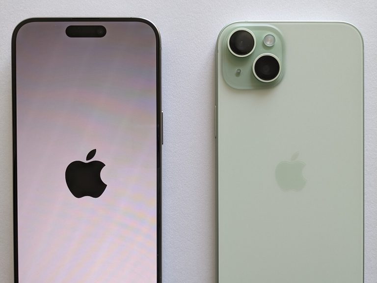 Apple iPhone 15 Plus front view