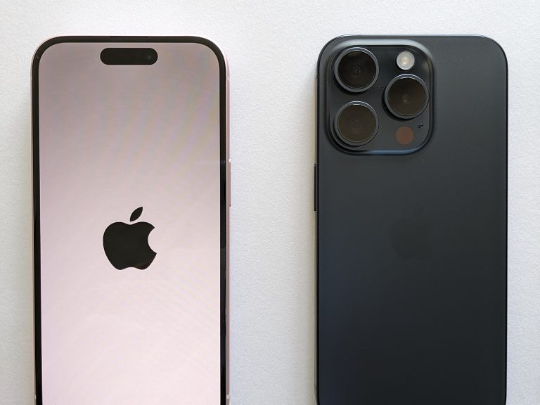 Apple iPhone 15 Pro front view