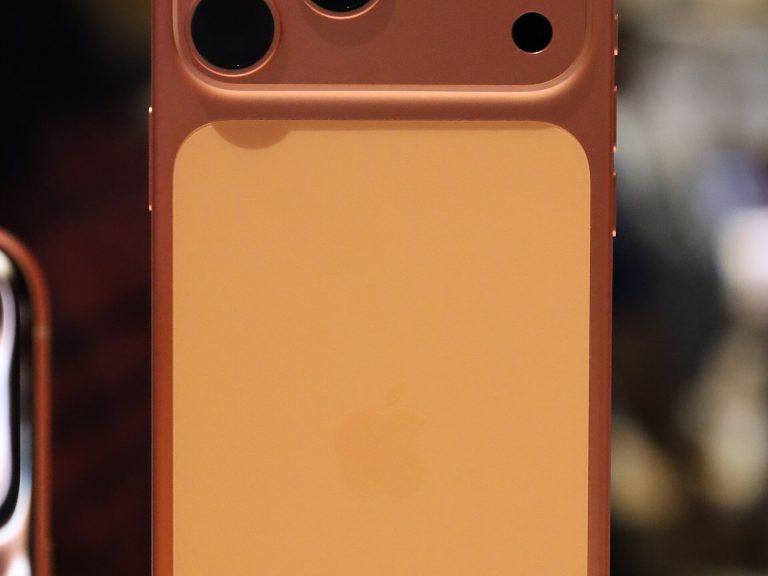 Apple iPhone 17 Pro Max front view