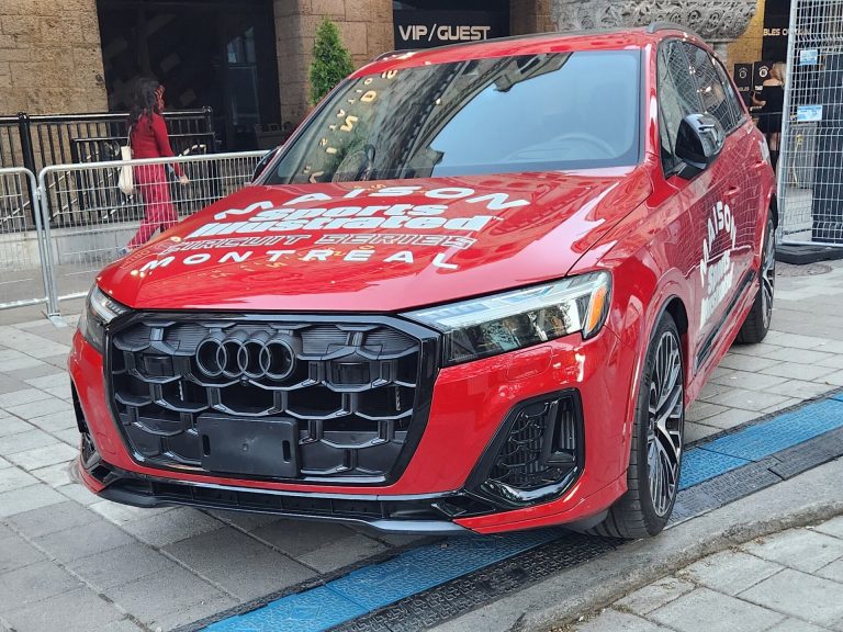 Audi Q5 front view
