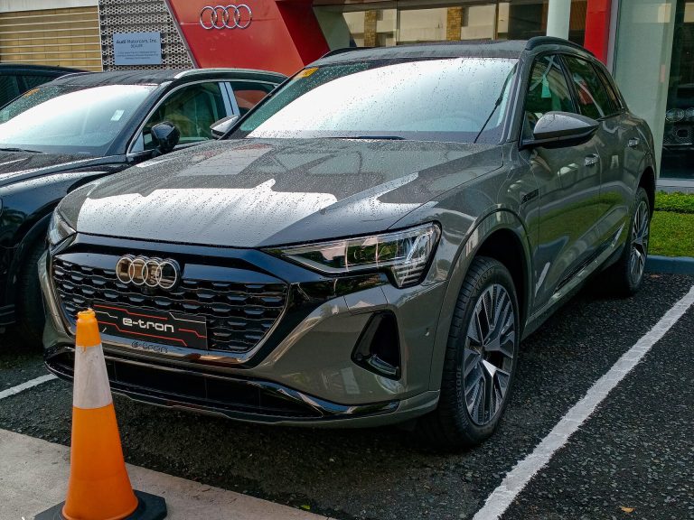 Audi Q8 e-tron front view