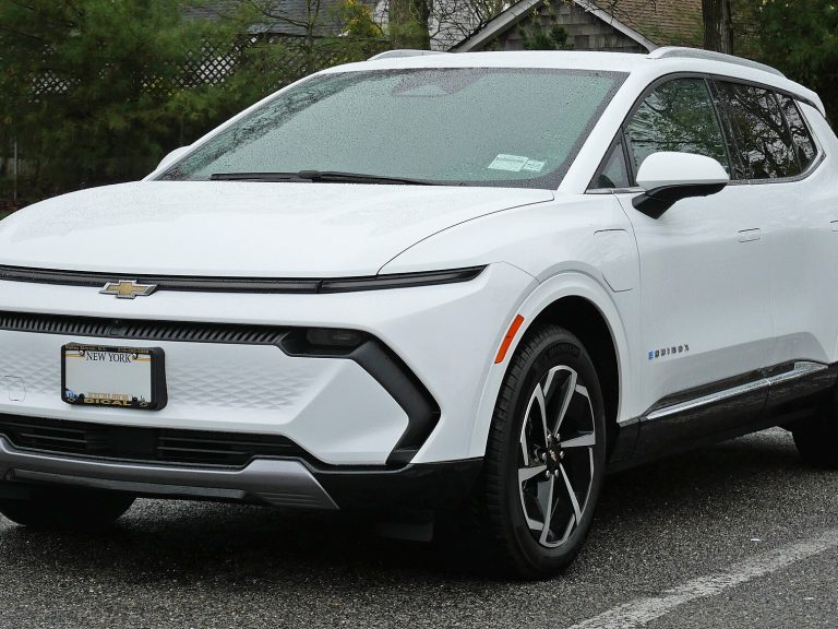 Chevrolet Equinox EV front view