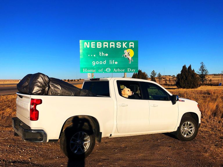 Chevrolet Silverado 1500 front view