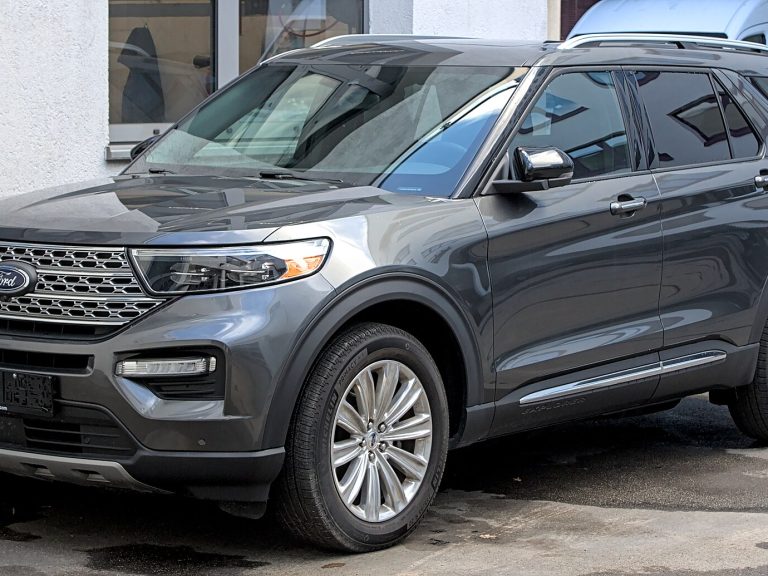 Ford Explorer front view