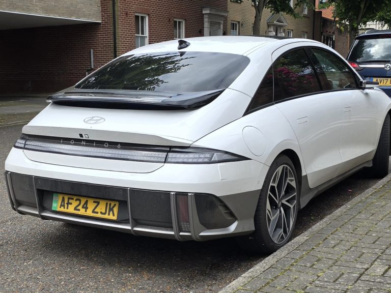 Hyundai Ioniq 6 front view