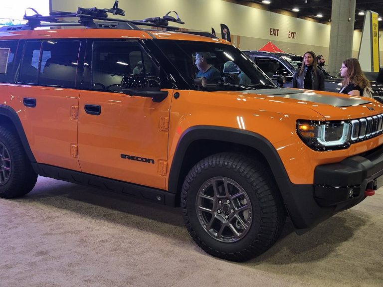 Jeep Recon front view