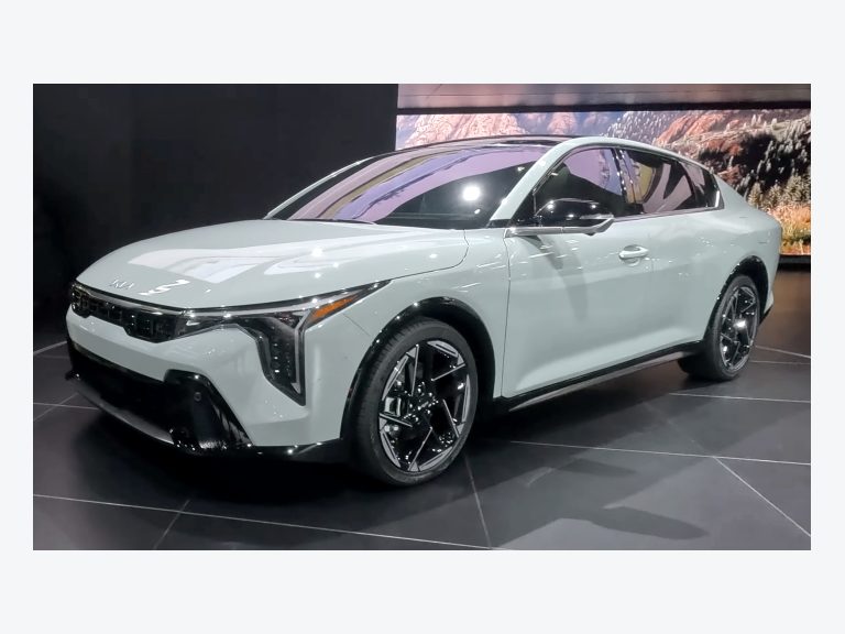 Kia K4 front view