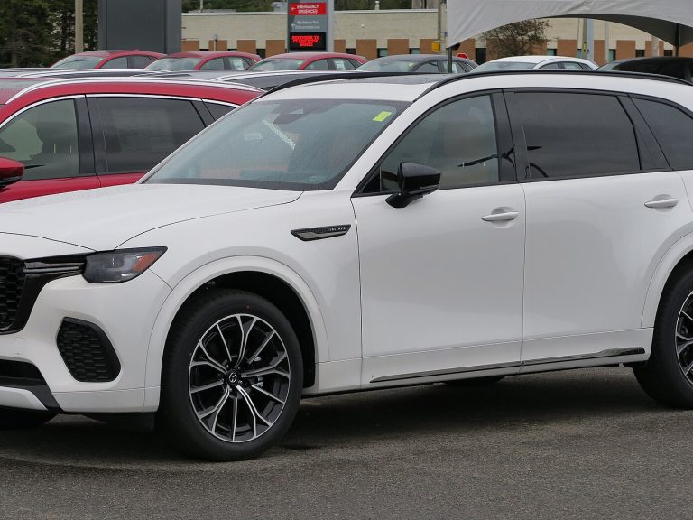 Mazda CX-70 front view