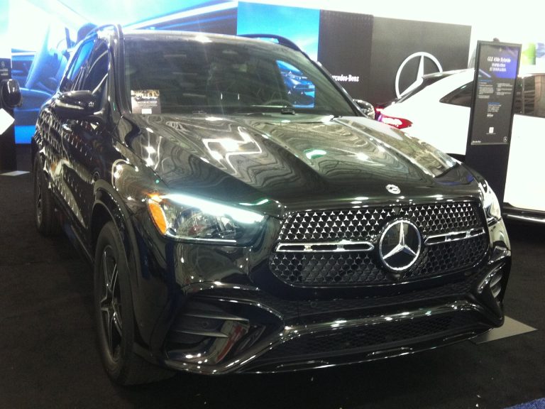 Mercedes-Benz GLE front view