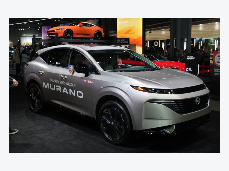 Nissan Murano front view