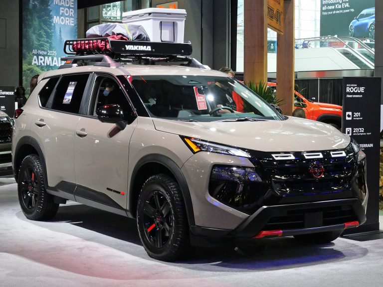 Nissan Rogue front view
