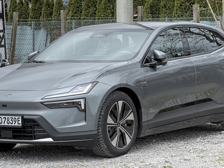 Polestar 4 front view