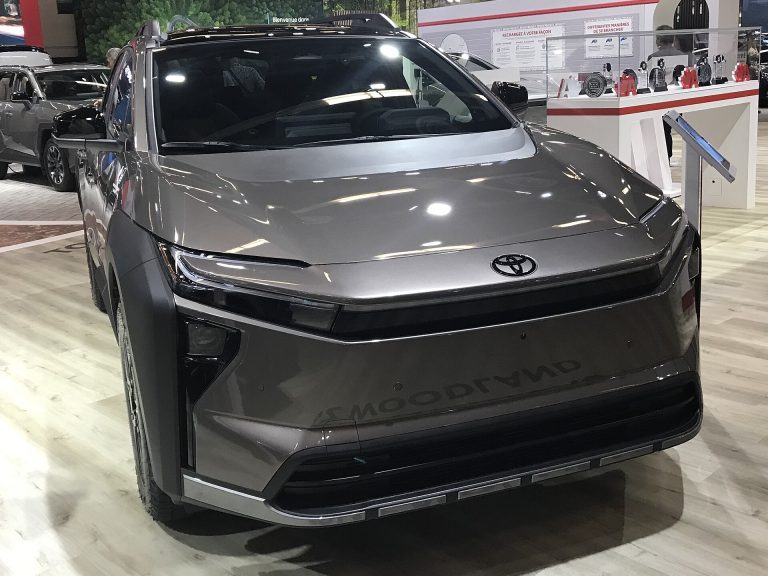 Toyota bZ Woodland front view