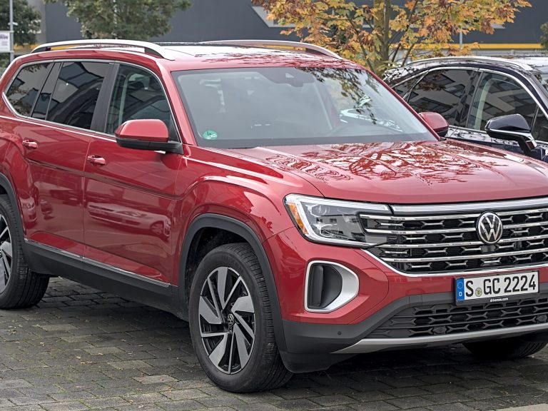 Volkswagen Atlas front view