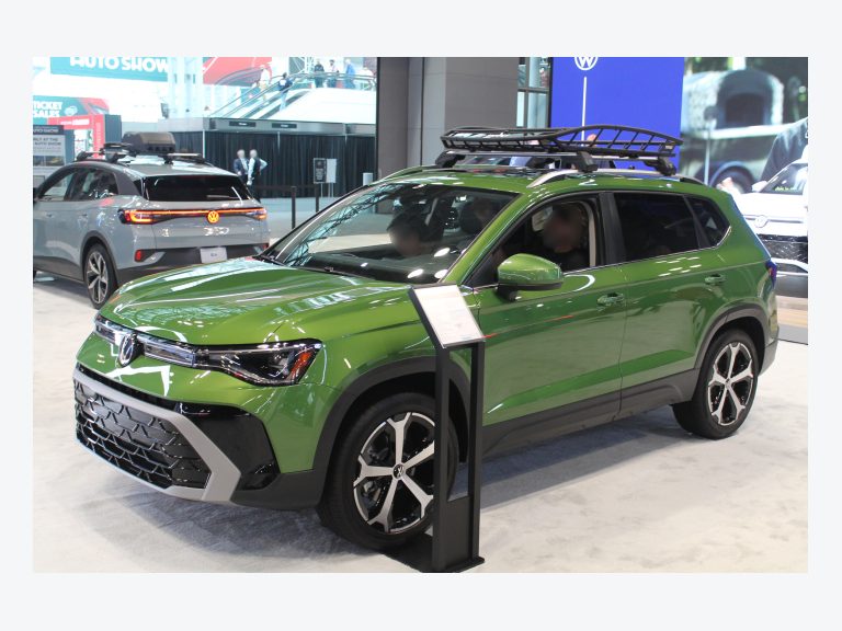 Volkswagen Taos front view
