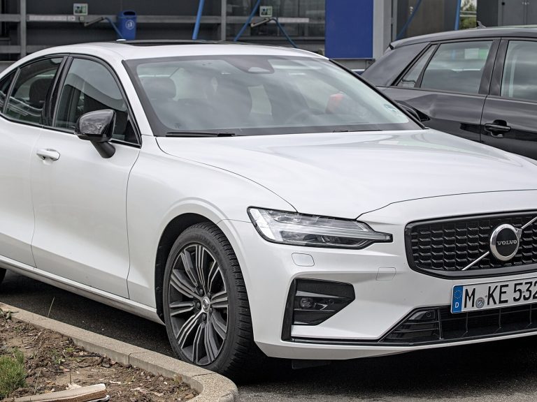 Volvo S60 front view