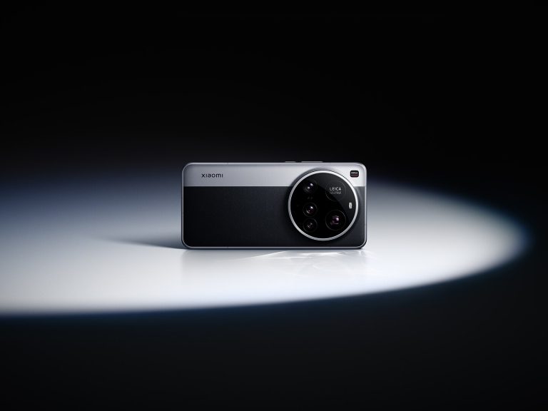 Xiaomi 15 Ultra front view